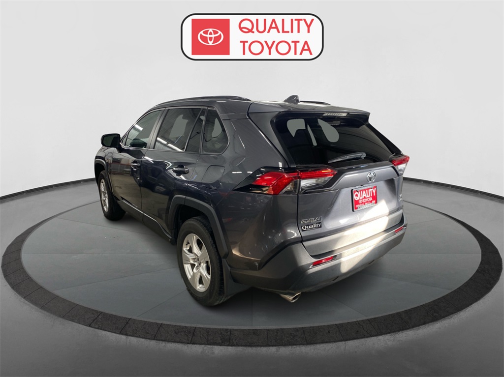 2020 Toyota RAV4 XLE photo 4