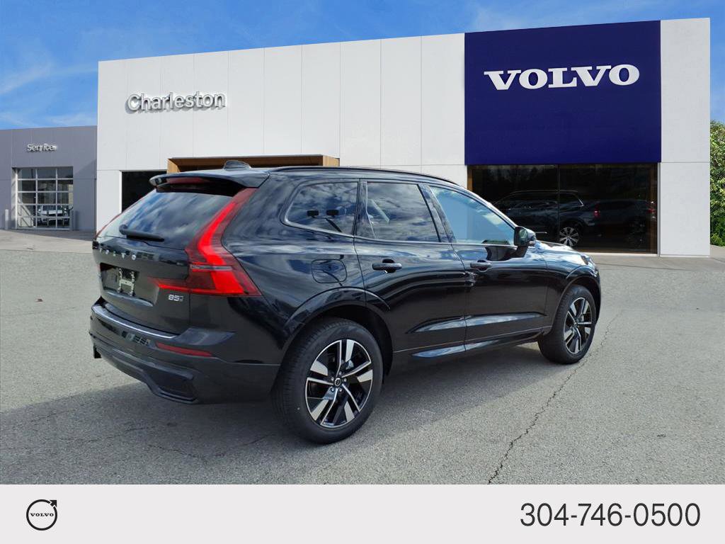 2026 Volvo XC60 Plus photo 2