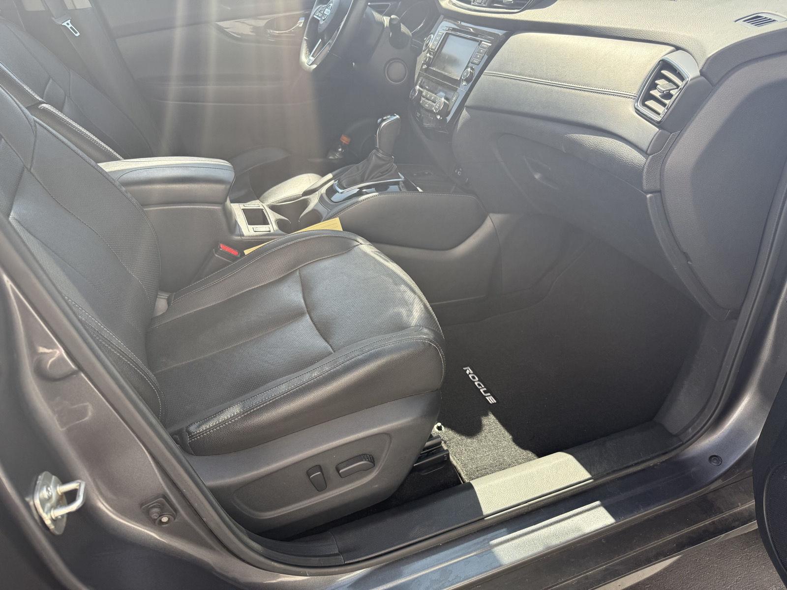 2020 Nissan Rogue SL photo 14