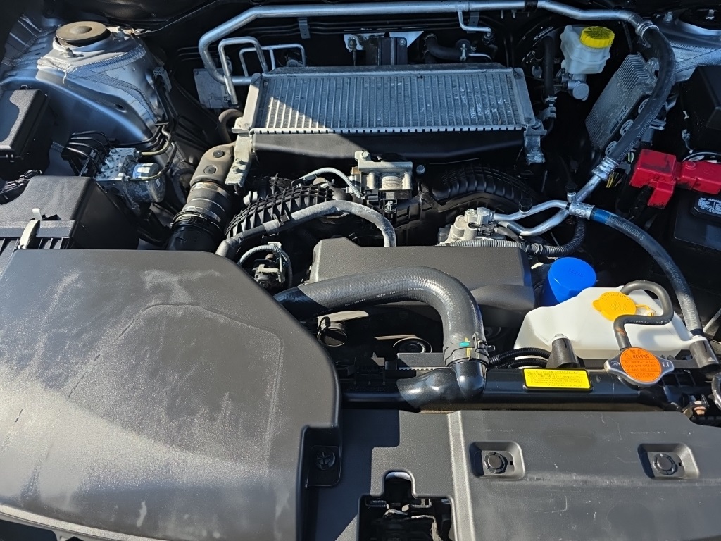 Used 2022 Ice Silver Metallic Subaru Limited image 2