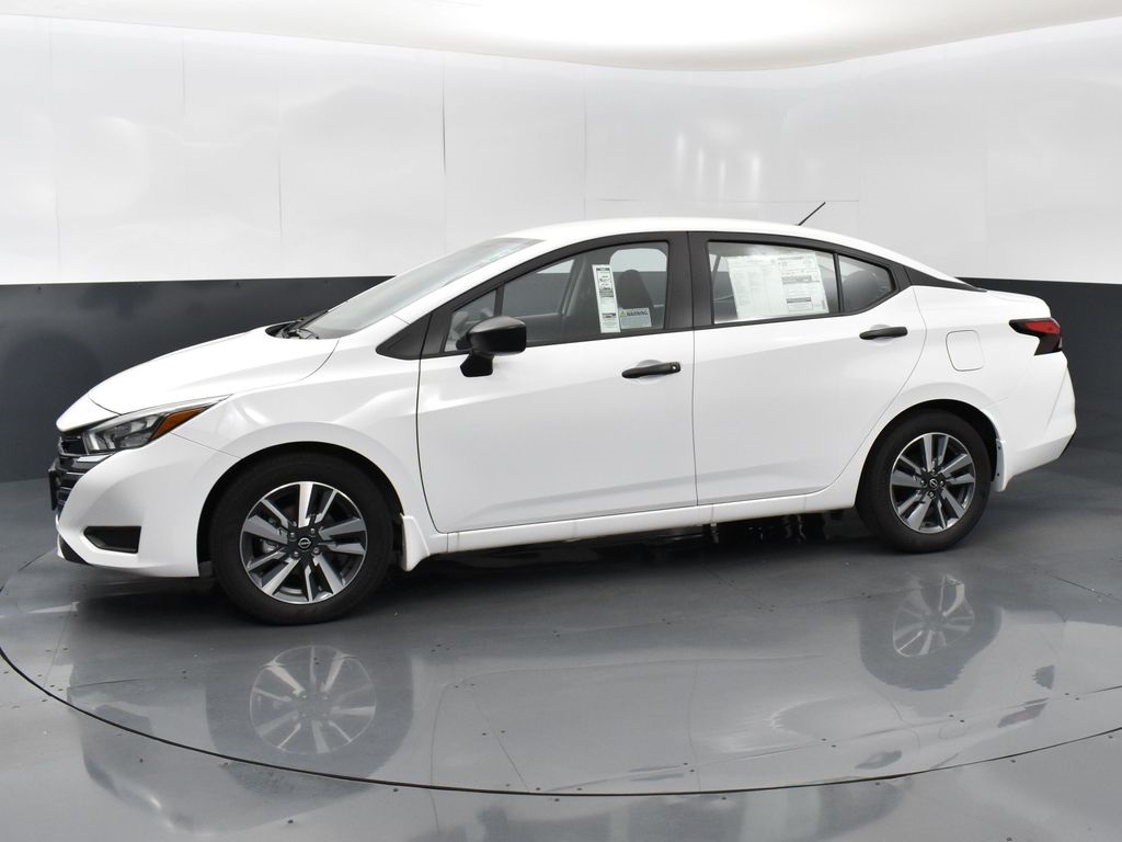 2025 Nissan Versa 1.6 S photo 3