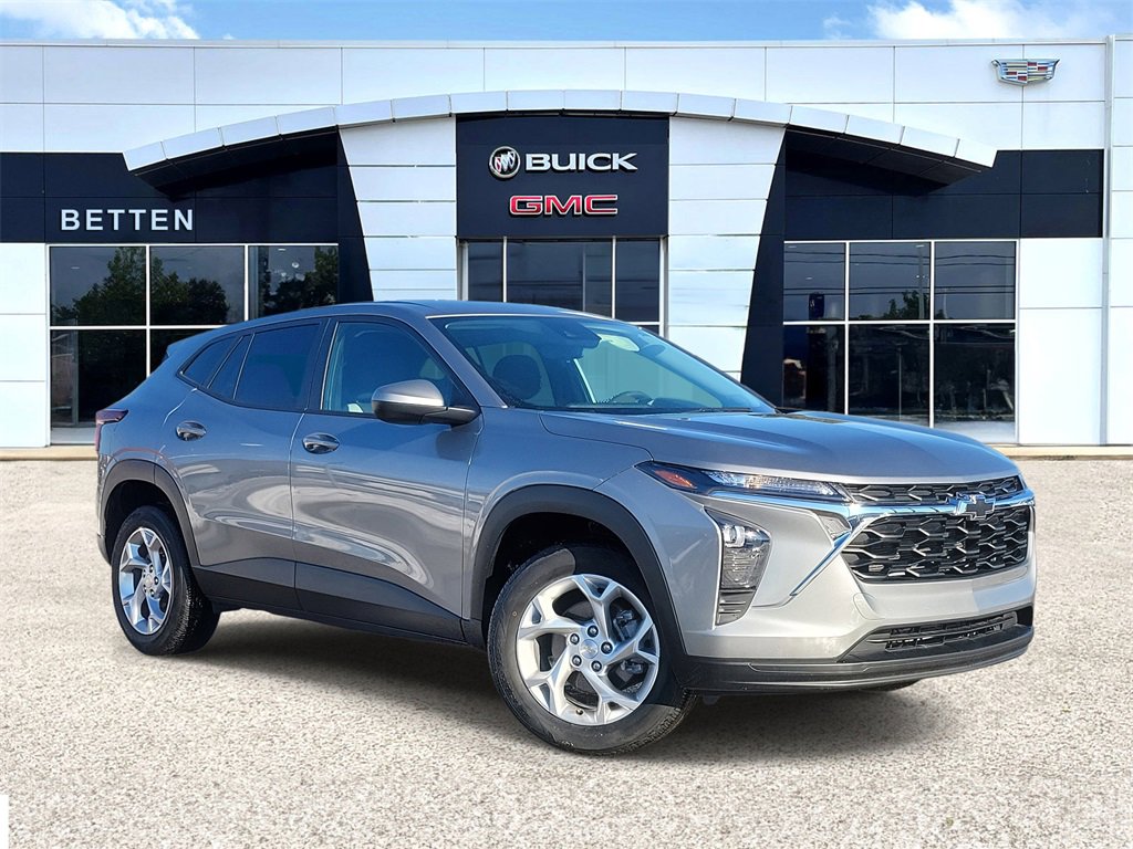 2024 Chevrolet Trax LS's photo