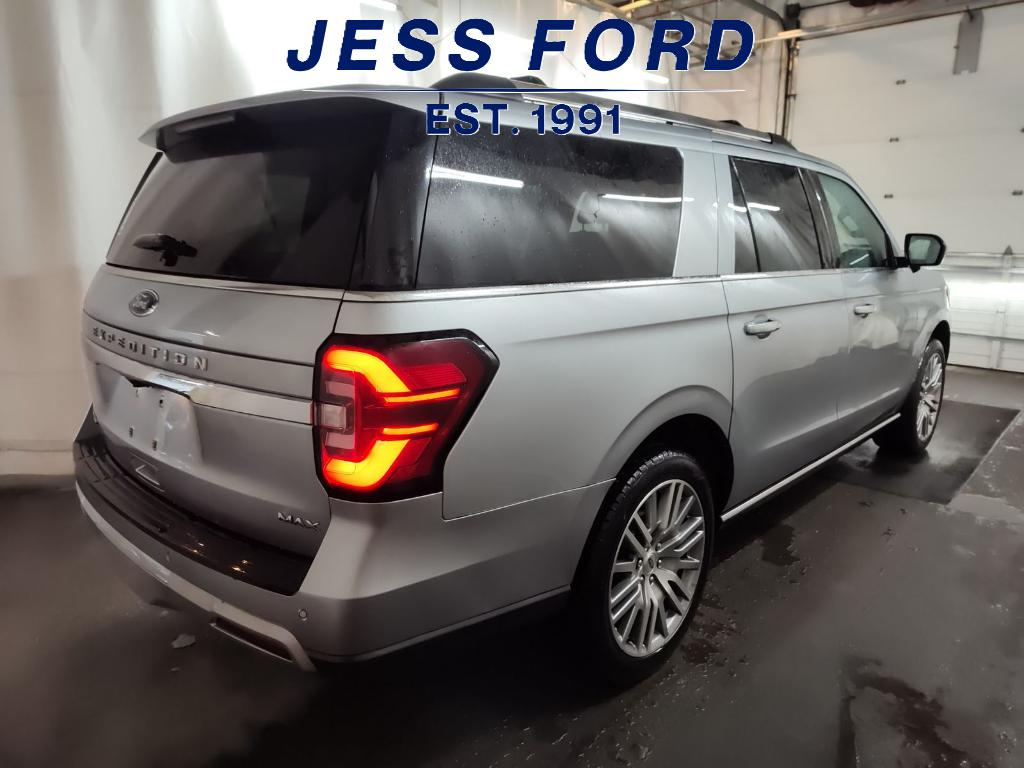 2023 Ford Expedition MAX Limited photo 3