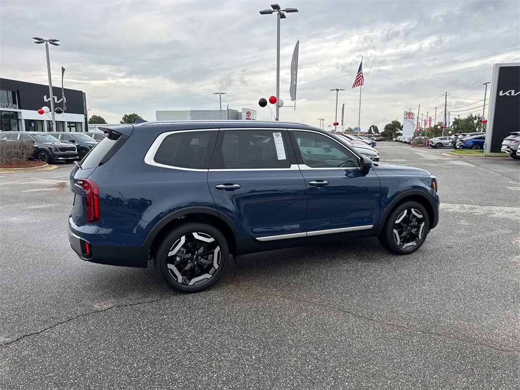 2026 Kia Sportage EX photo 2