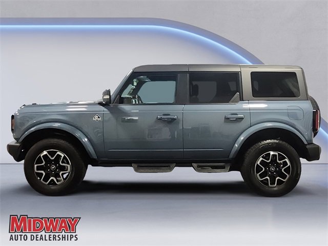 2023 Ford Bronco Outer Banks photo 2