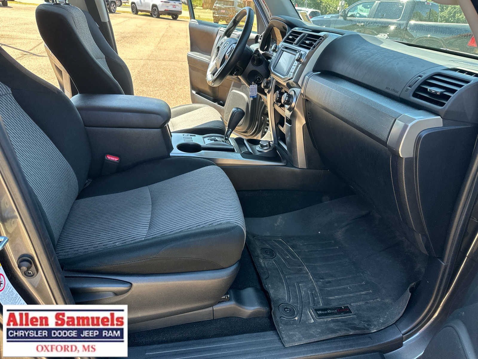 2019 Toyota 4Runner SR5 photo 17