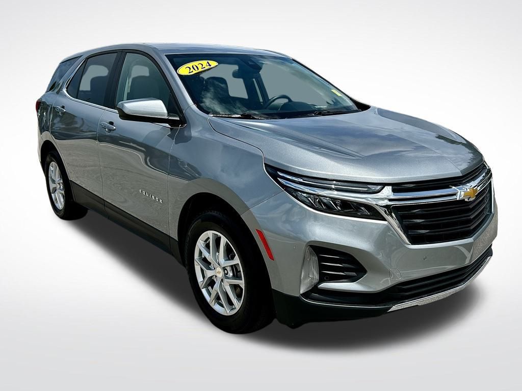 2024 Chevrolet Equinox LT photo 2