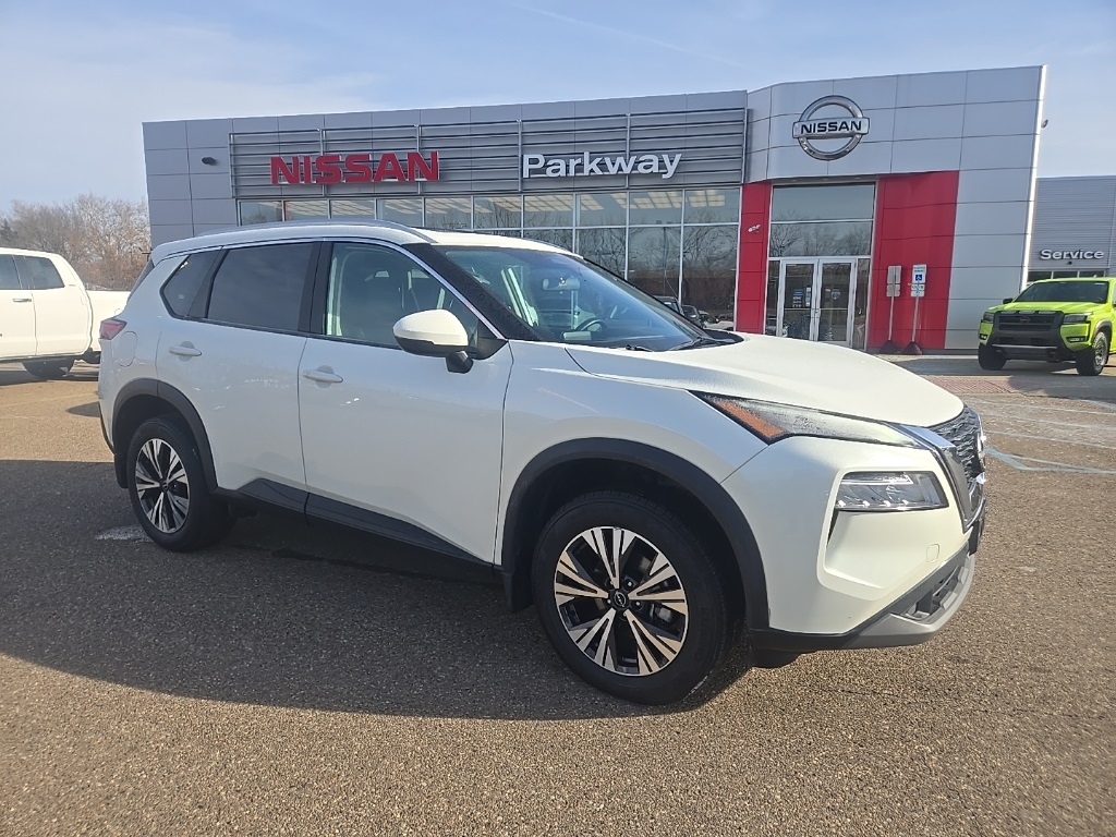 2023 Nissan Rogue SV's photo