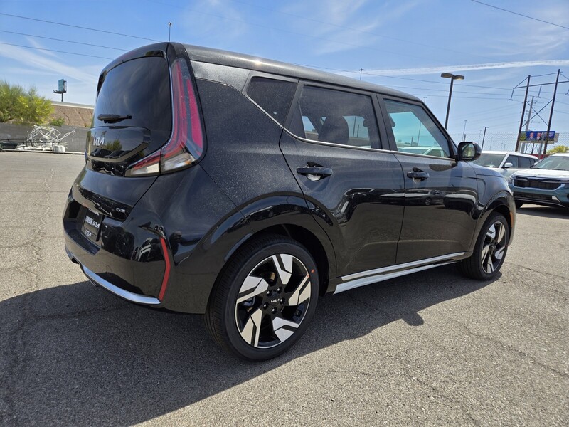 2025 Kia Soul GT-Line photo 3