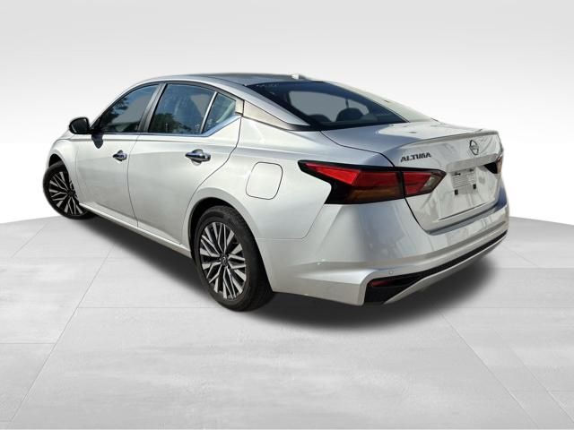 2023 Nissan Altima 2.5 SV photo 6