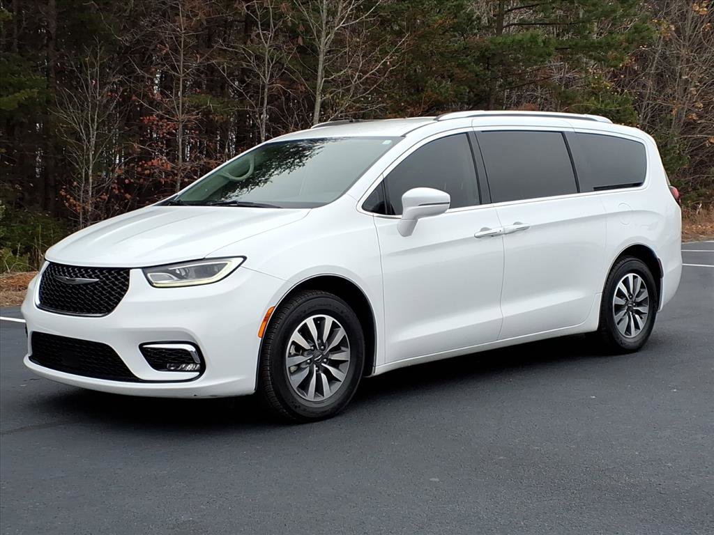2021 Chrysler Pacifica Touring L's photo