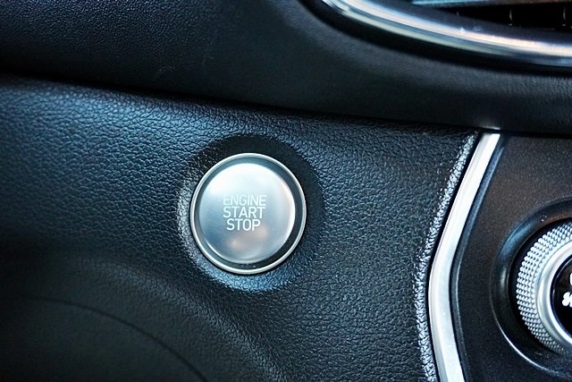 Used 2020 White Hyundai SEL image 28