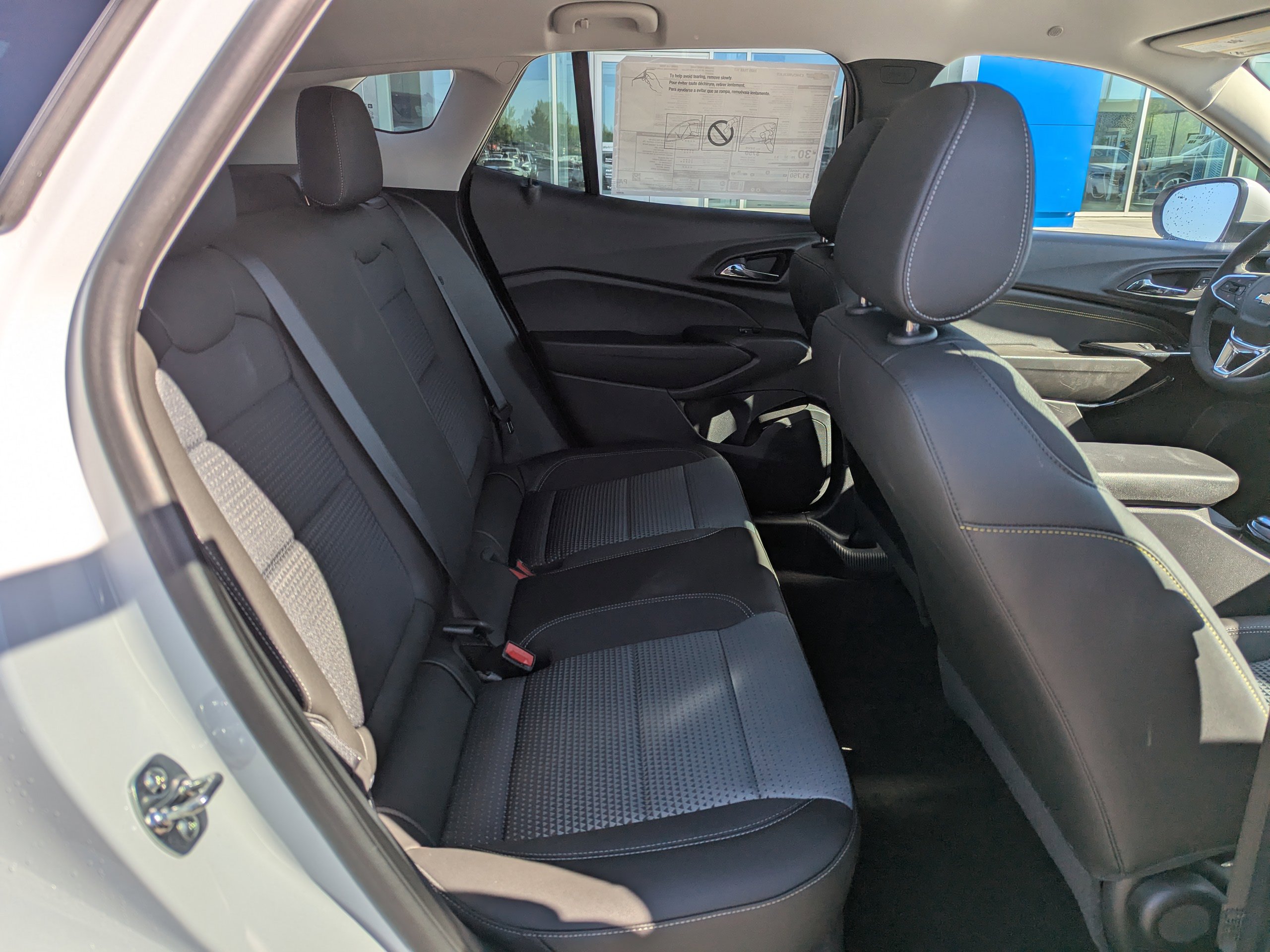 2025 Chevrolet Trax LT photo 32
