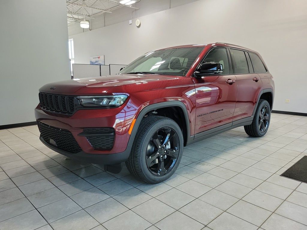 2025 Jeep Grand Cherokee Altitude X photo 2