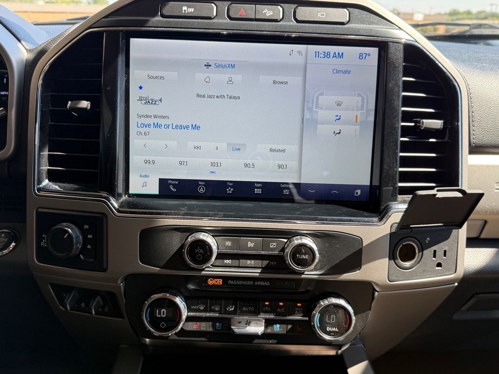 2022 Ford F-350 Lariat photo 16
