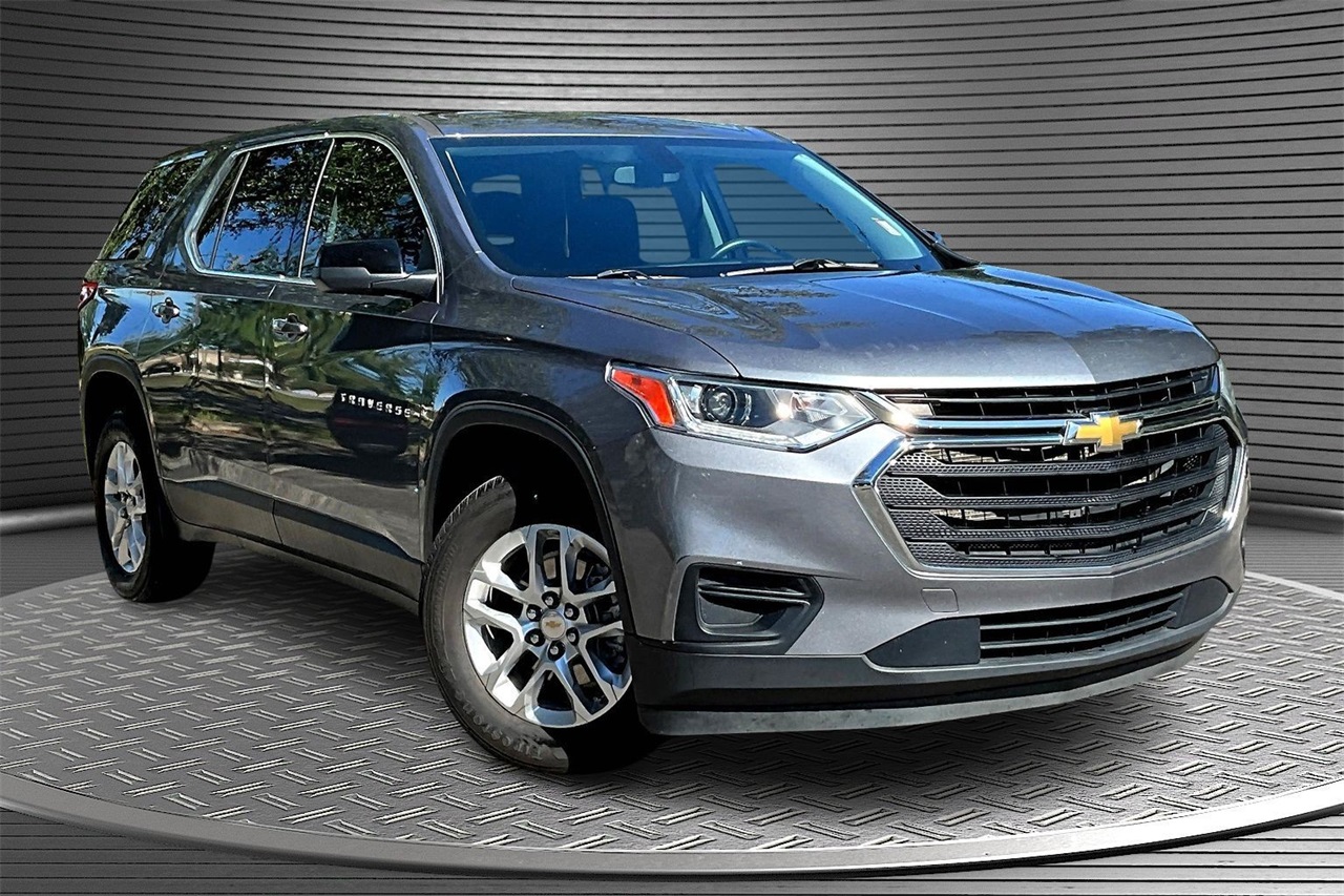 2021 Chevrolet Traverse LS photo 3