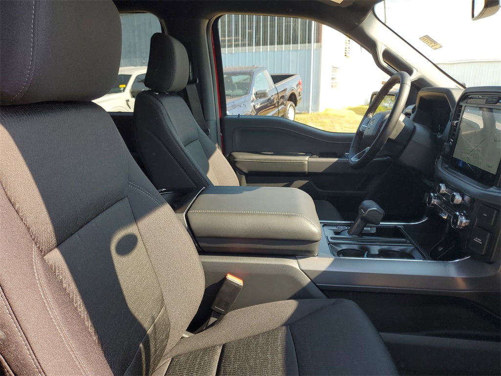 2025 Ford F-150 XLT photo 30