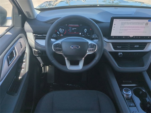 2025 Ford Explorer photo 14