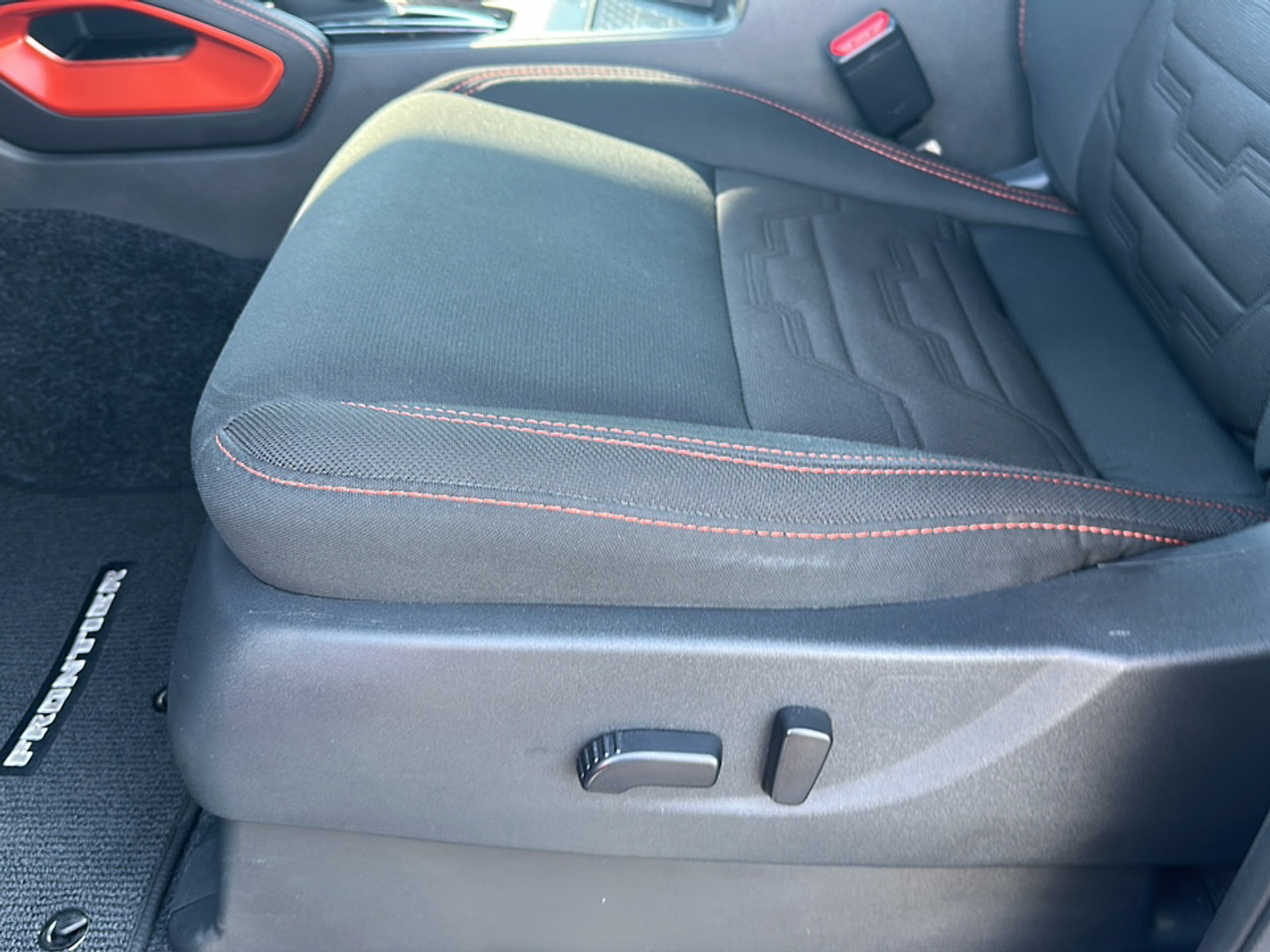 2024 Nissan Frontier Crew Cab PRO-X photo 5