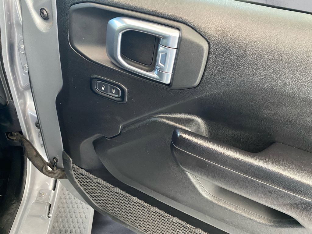 2021 Jeep Wrangler Unlimited Rubicon 4xe photo 15