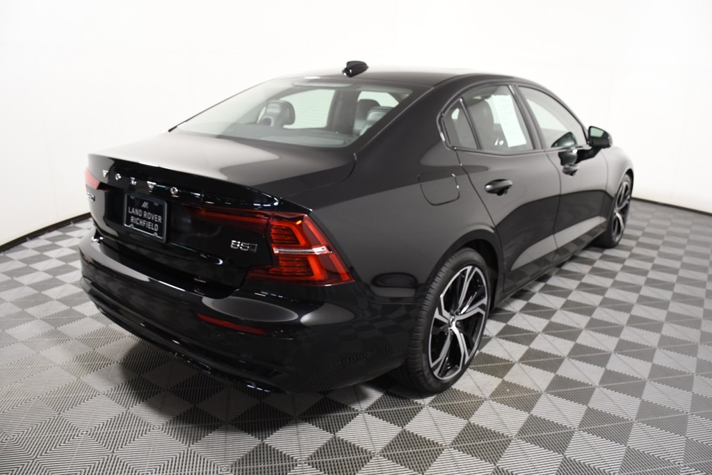 2024 Volvo S60 B5 Core photo 6