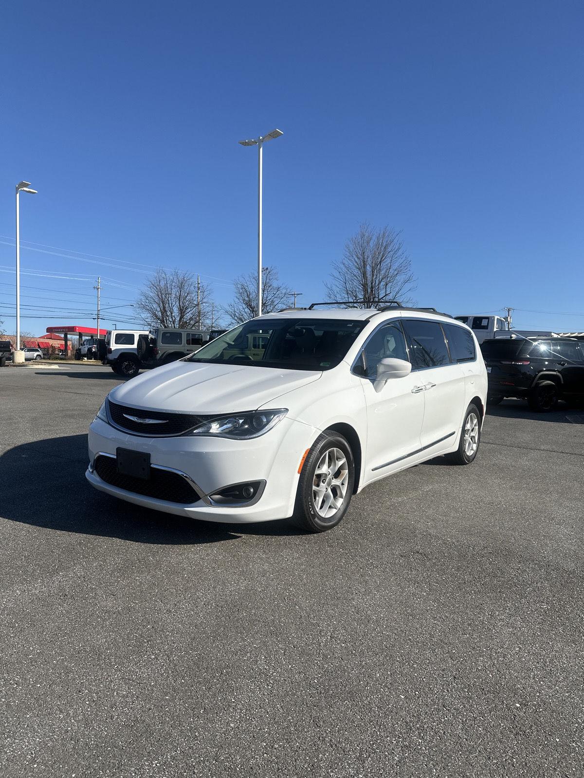 Used 2017 Chrysler Pacifica Touring-L with VIN 2C4RC1BG1HR593433 for sale in Lynchburg, VA