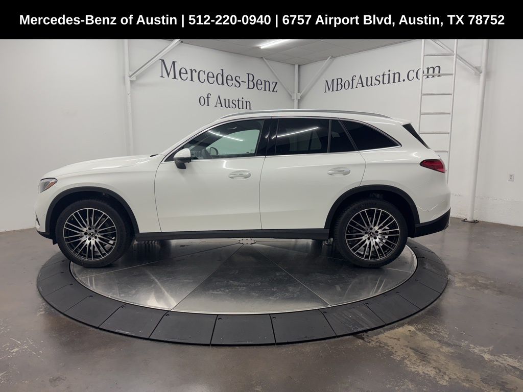 2026 Mercedes Benz GLC 300 photo 4