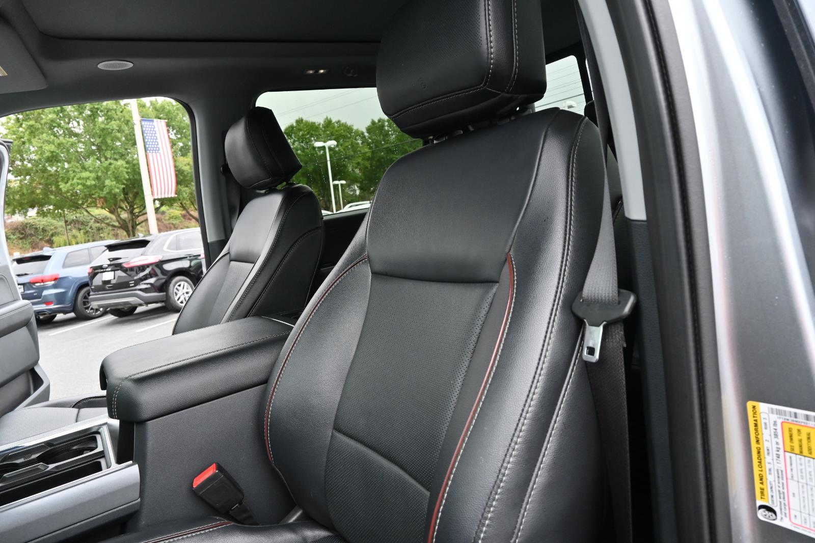 2023 Ford F-350 Lariat photo 18