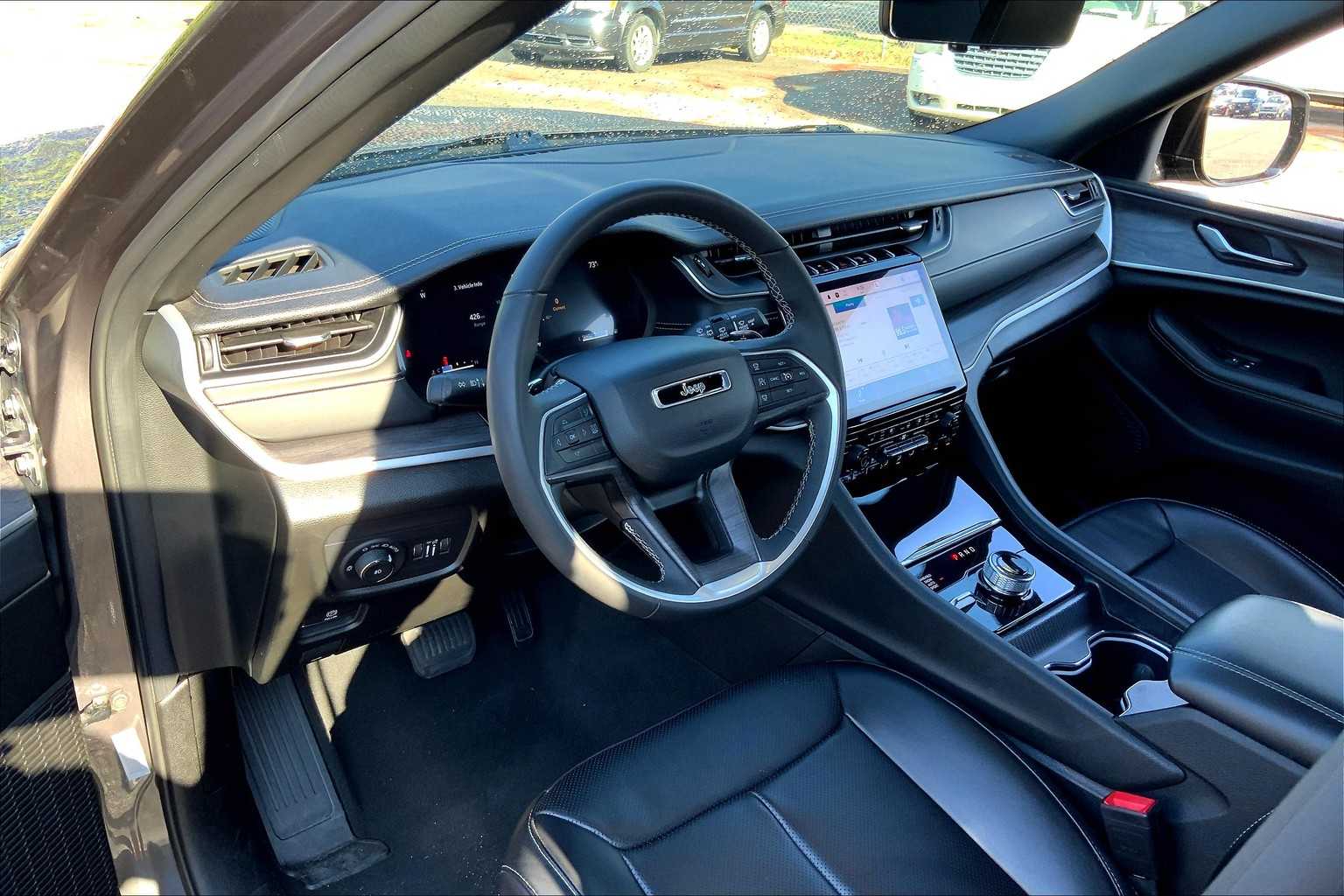 2024 Jeep Grand Cherokee Limited photo 16