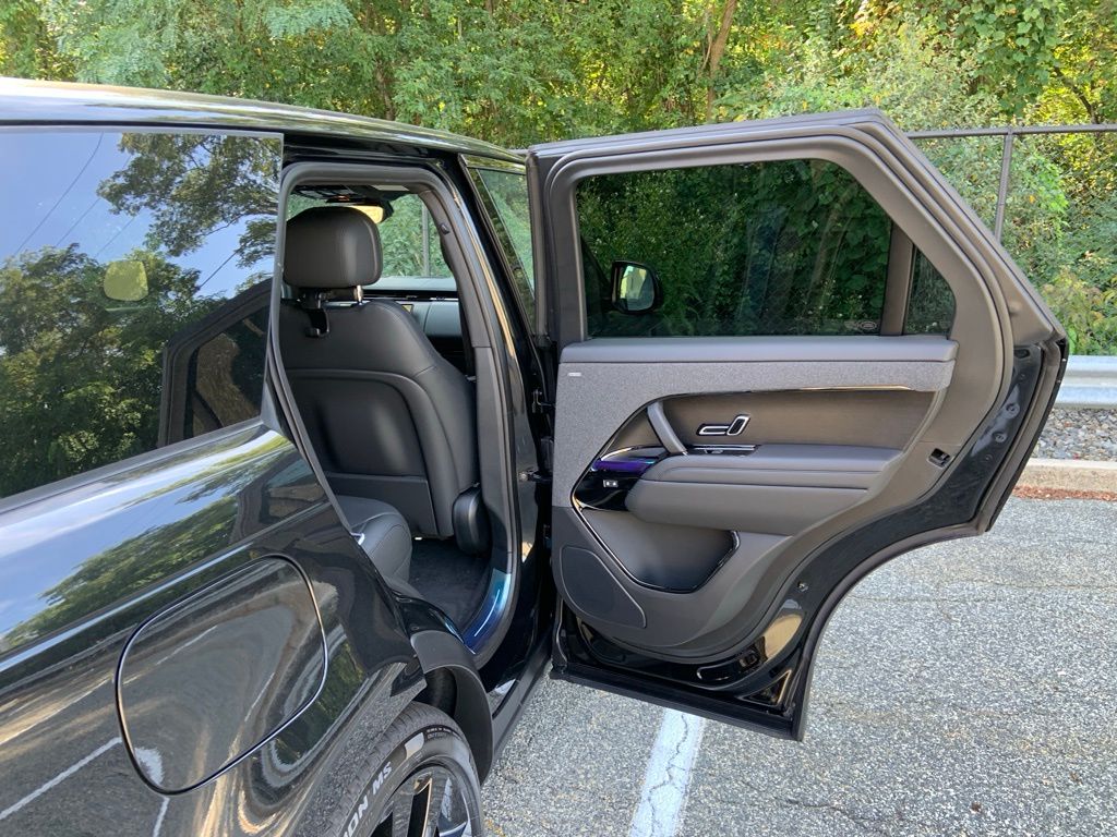 2025 Land Rover Range Rover Sport SE photo 16