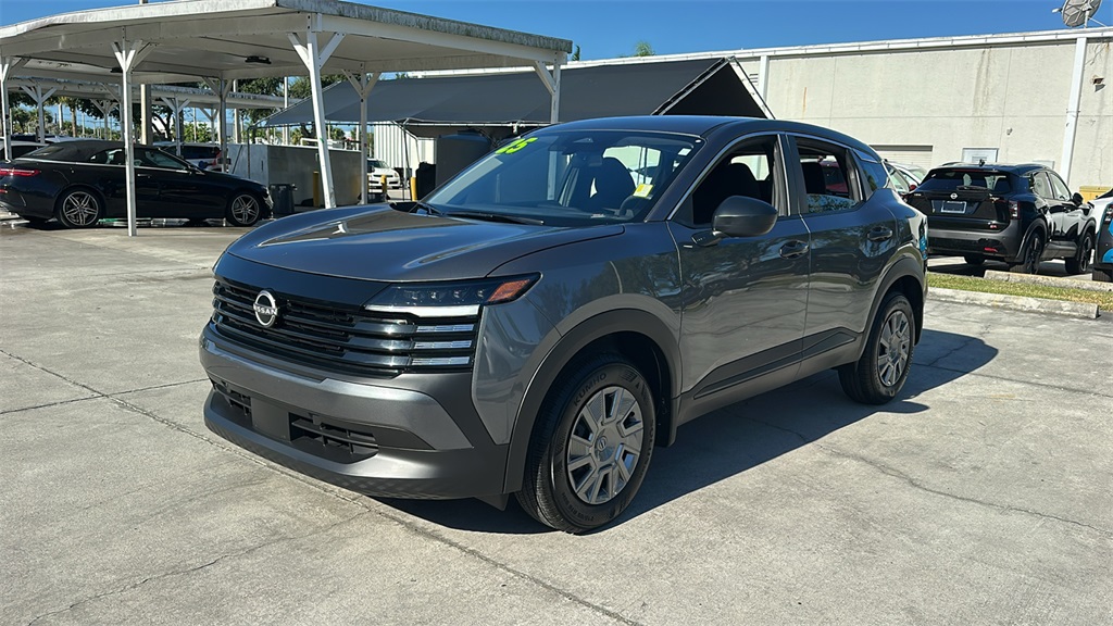 2025 Nissan Kicks S photo 2