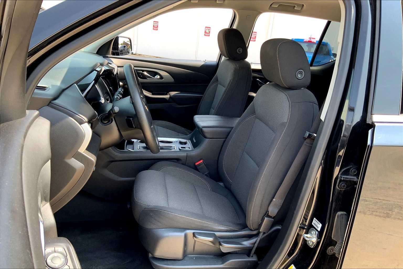 2020 Chevrolet Traverse LS photo 7