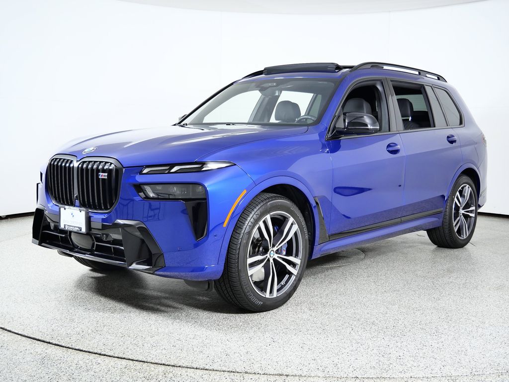 2025 BMW X7 M60i's photo