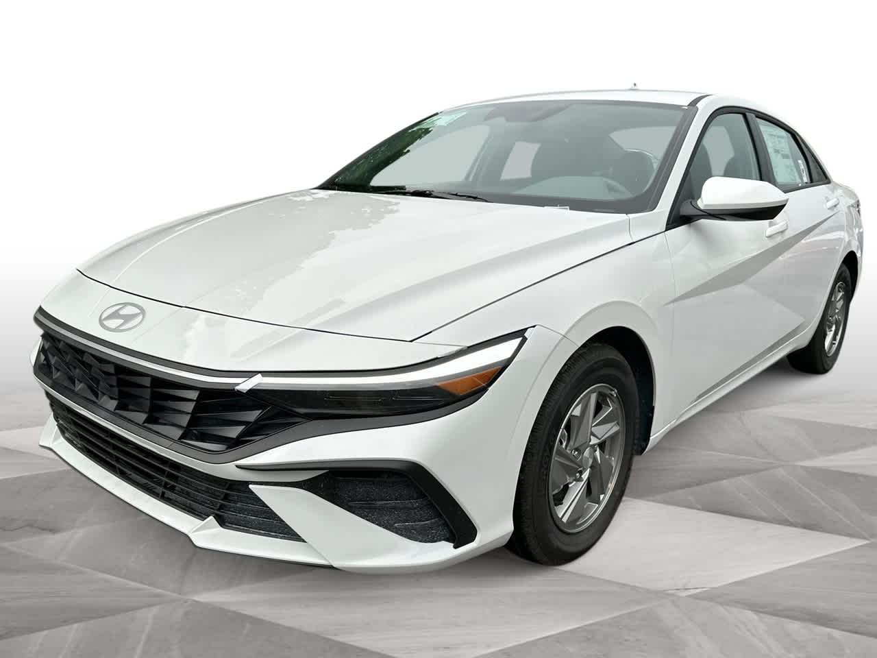 2025 Hyundai Elantra SE photo 4