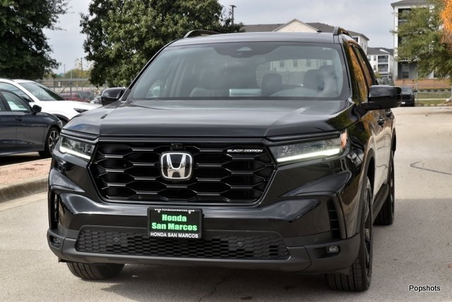 2025 Honda Pilot Black Edition's photo