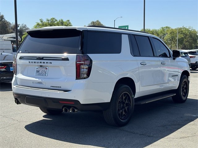2024 Chevrolet Suburban Premier photo 4