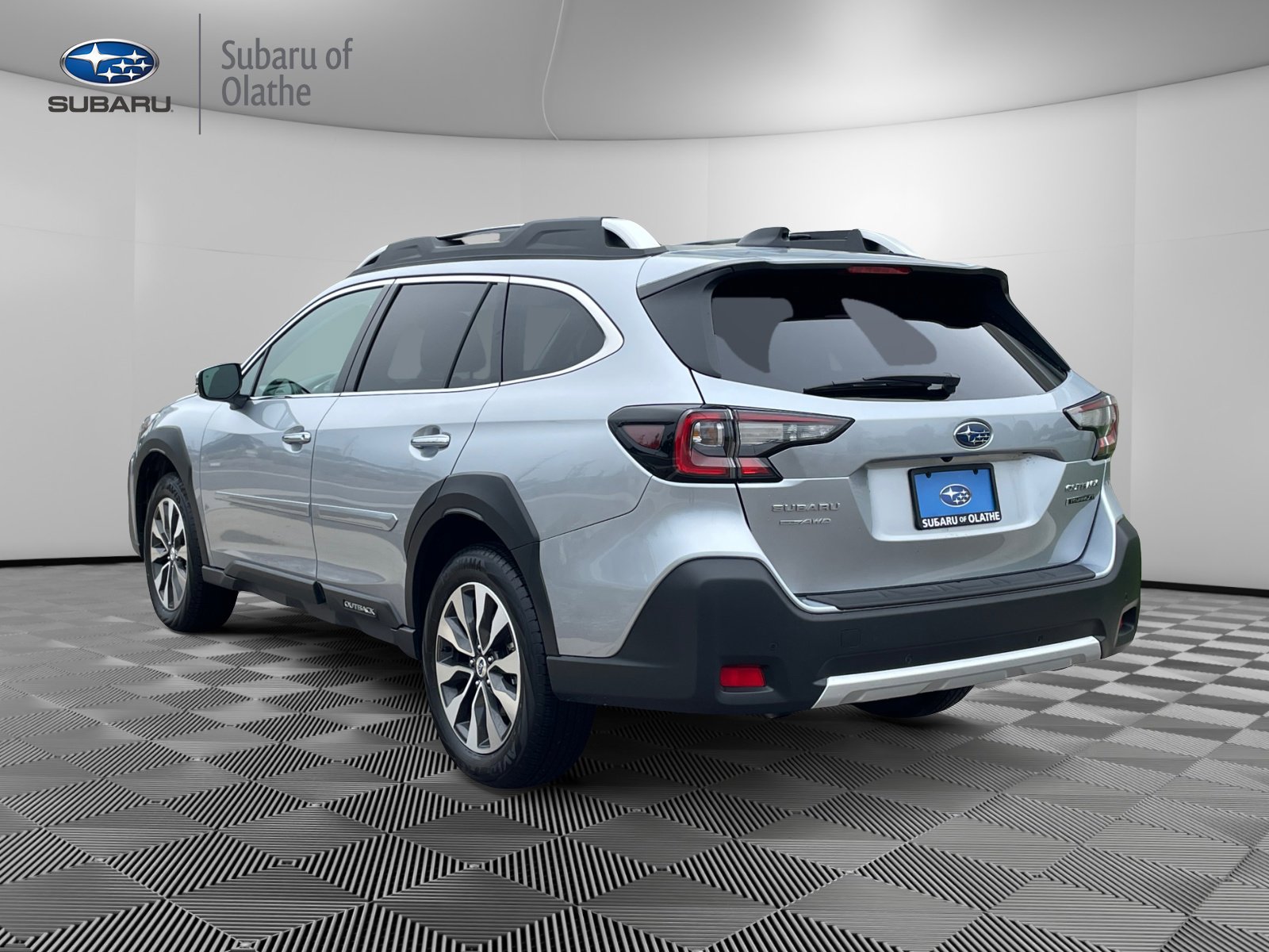 2025 Subaru Outback Touring XT photo 8