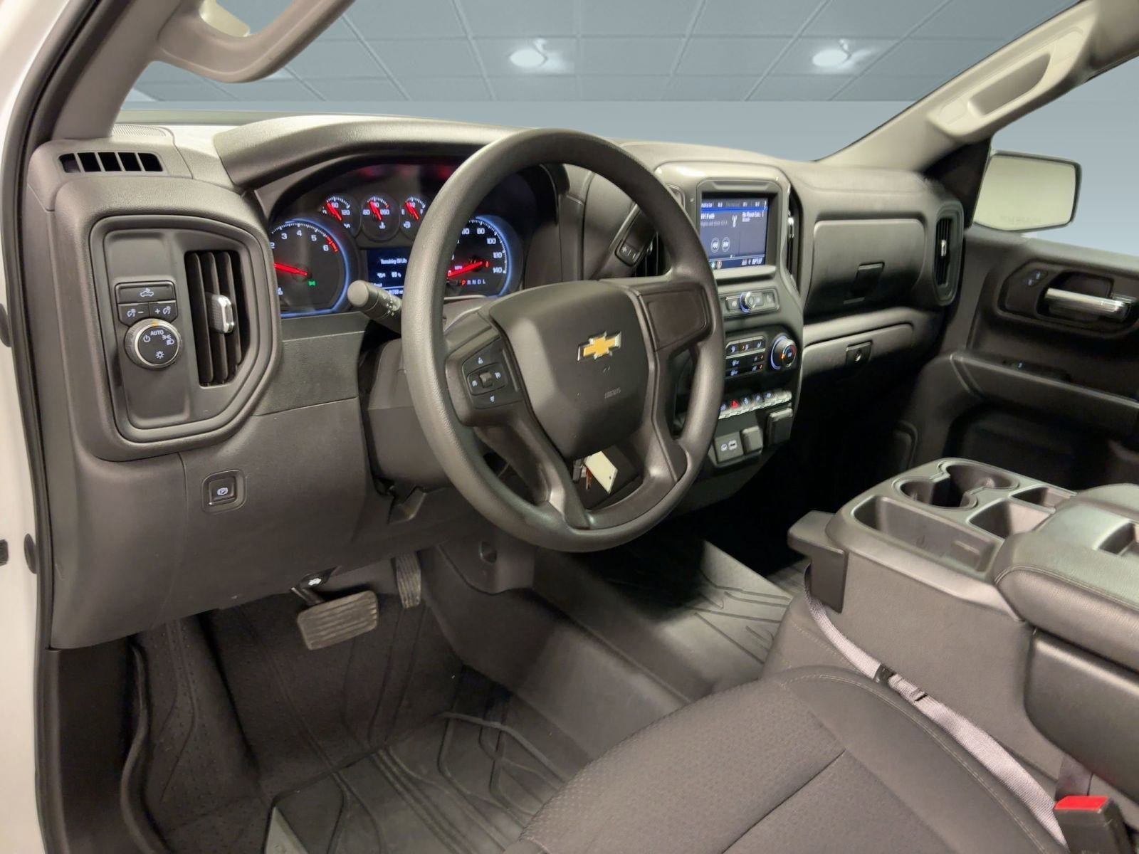 2021 Chevrolet Silverado 1500 Custom photo 3