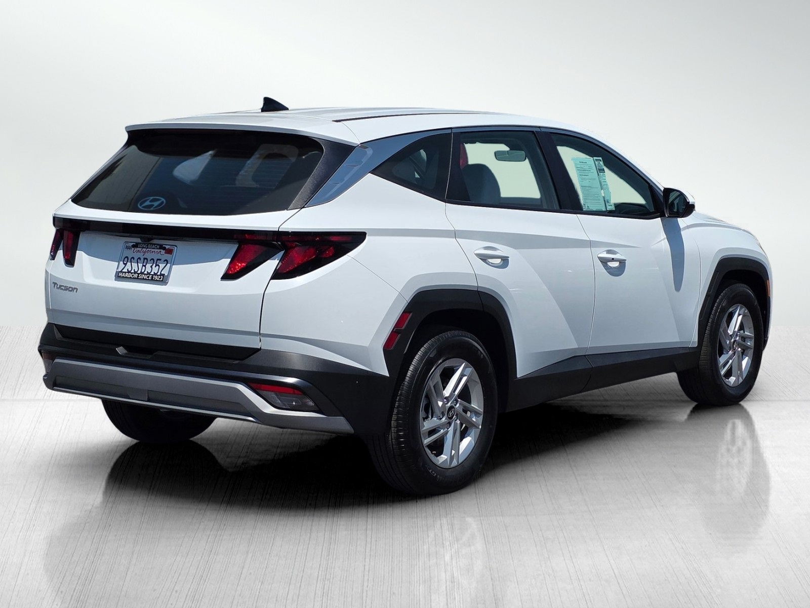 2025 Hyundai Tucson SE photo 4
