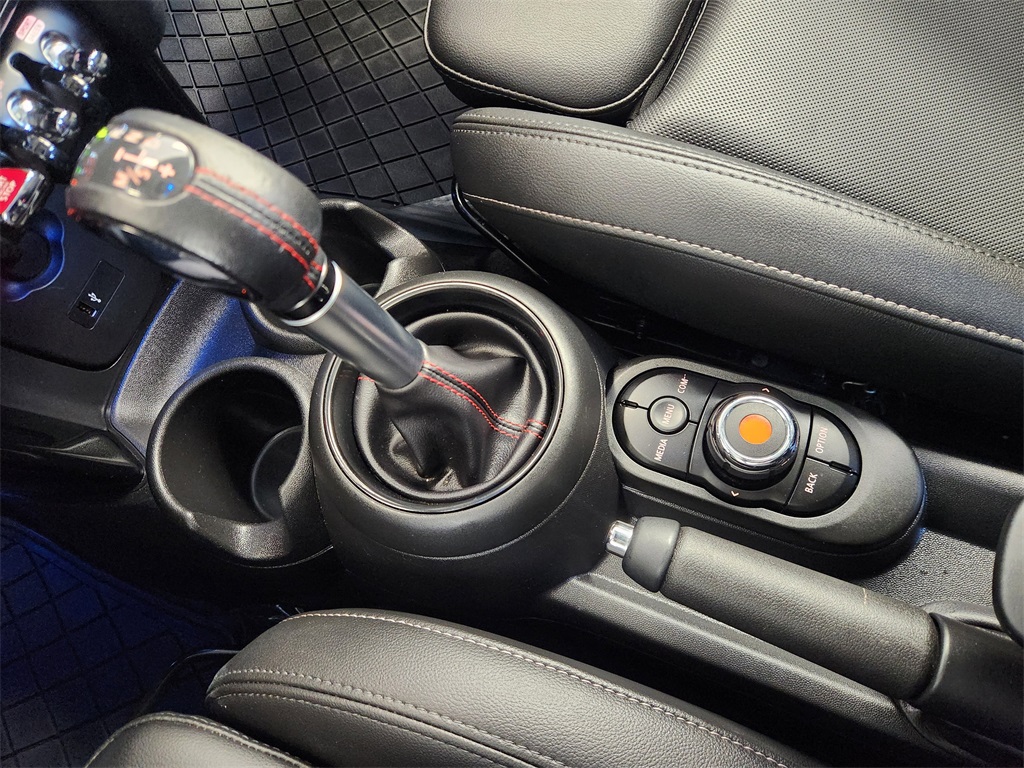 2019 Mini Cooper Hardtop S photo 16