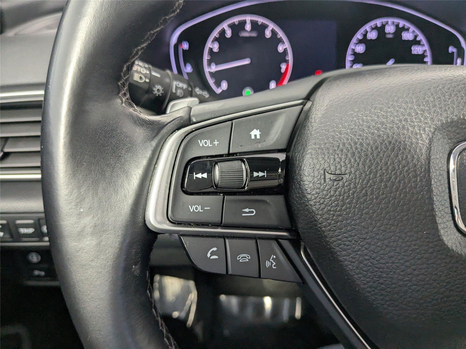 2018 Honda Accord Touring photo 14