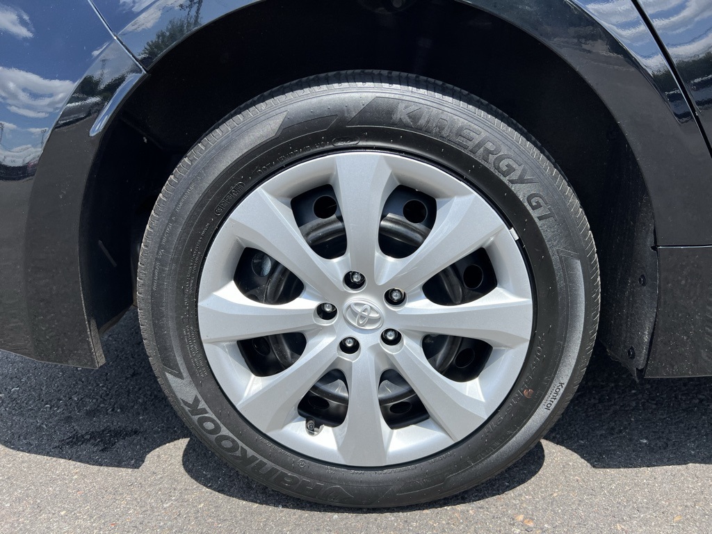 2024 Toyota Corolla LE photo 5