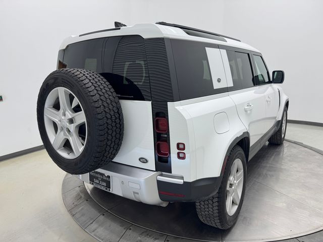 2020 Land Rover Defender 110 SE photo 28
