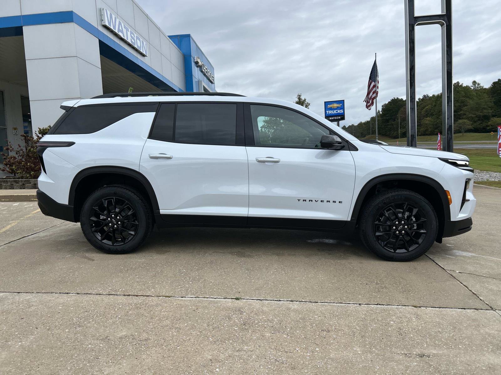 2026 Chevrolet Traverse photo 3