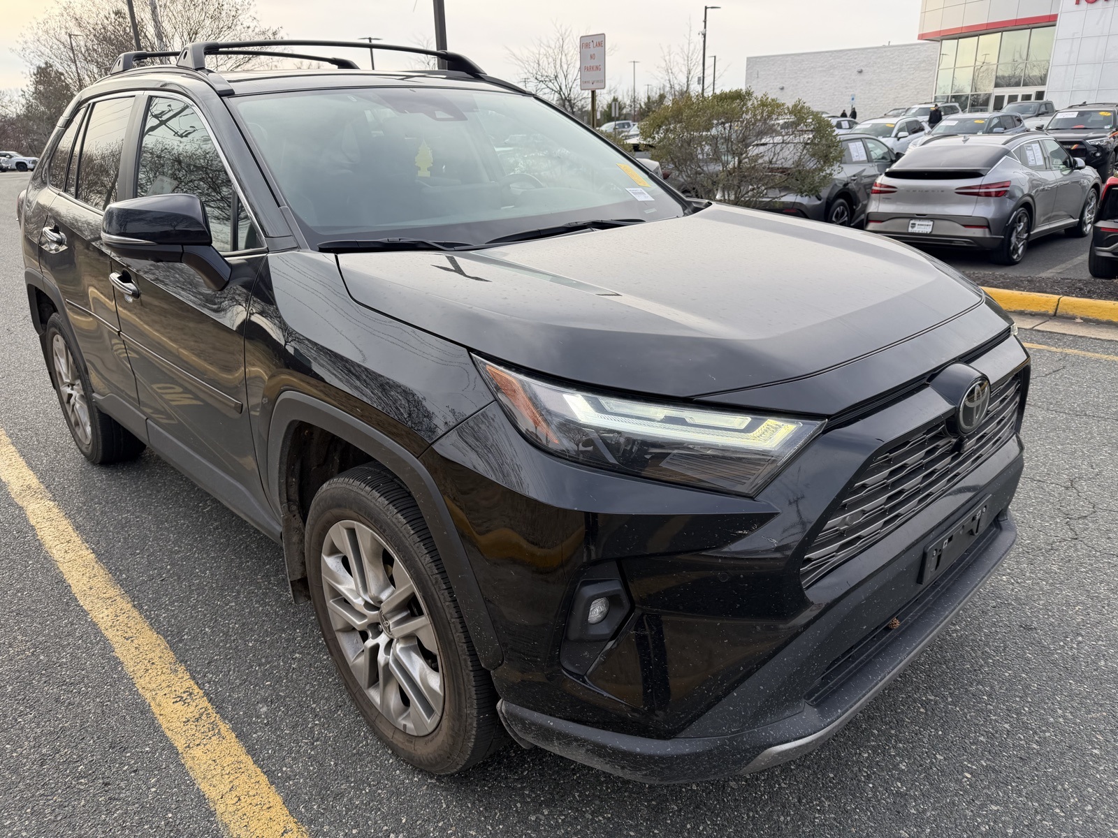 2023 Toyota RAV4 Limited's photo