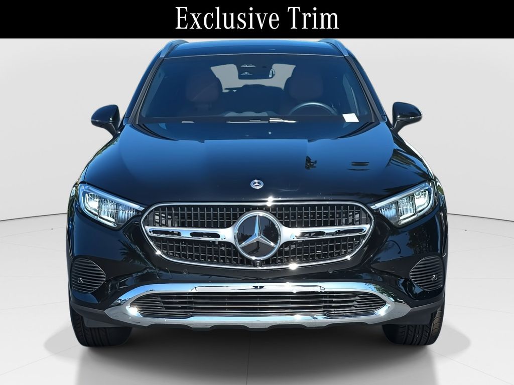 2025 Mercedes Benz GLC 300 photo 2