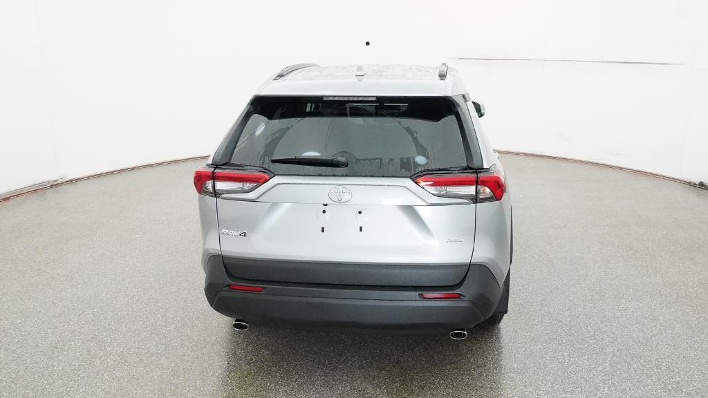 2025 Toyota RAV4 XLE photo 18