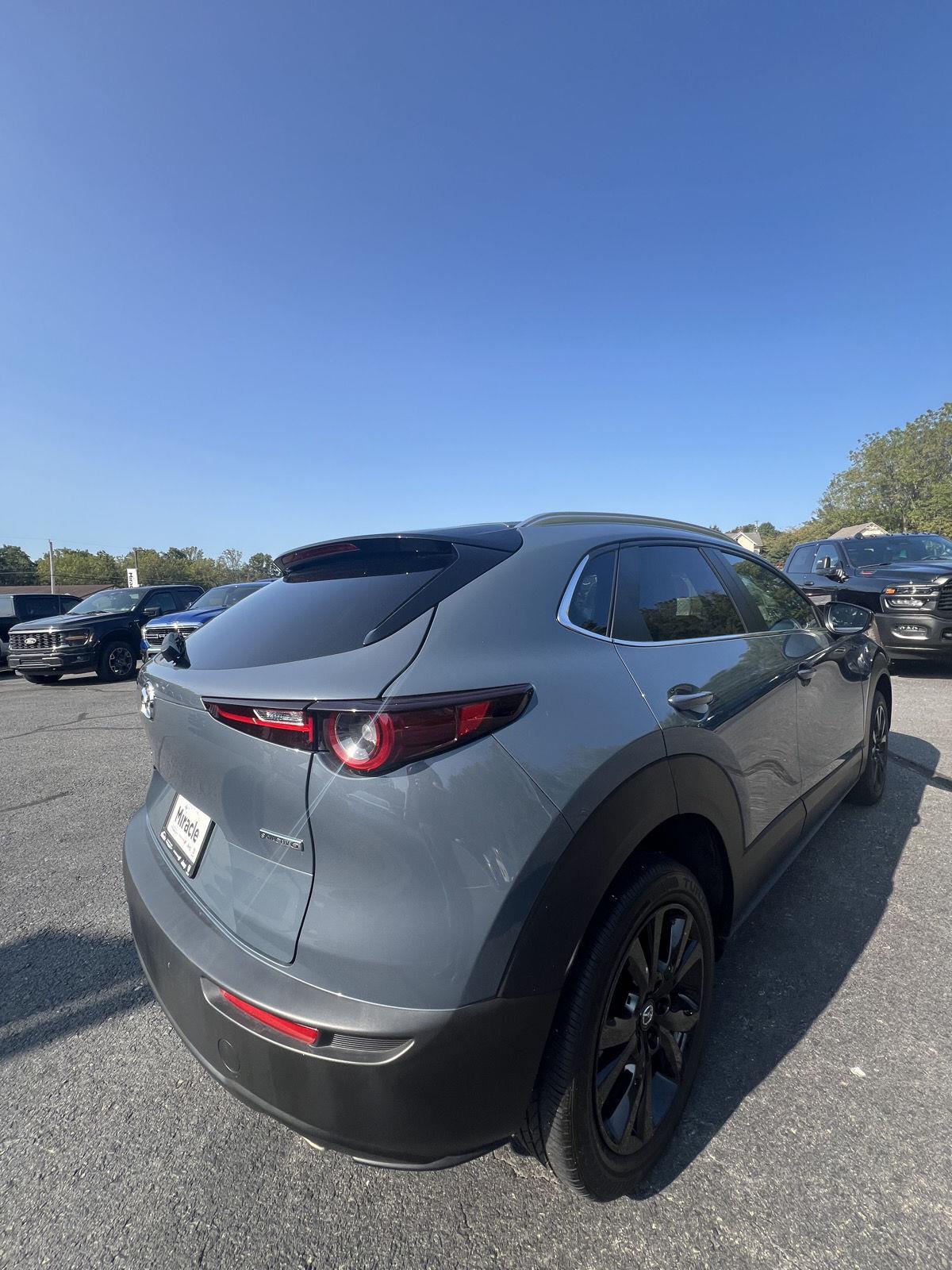 2022 Mazda CX-30 2.5 S Carbon photo 2