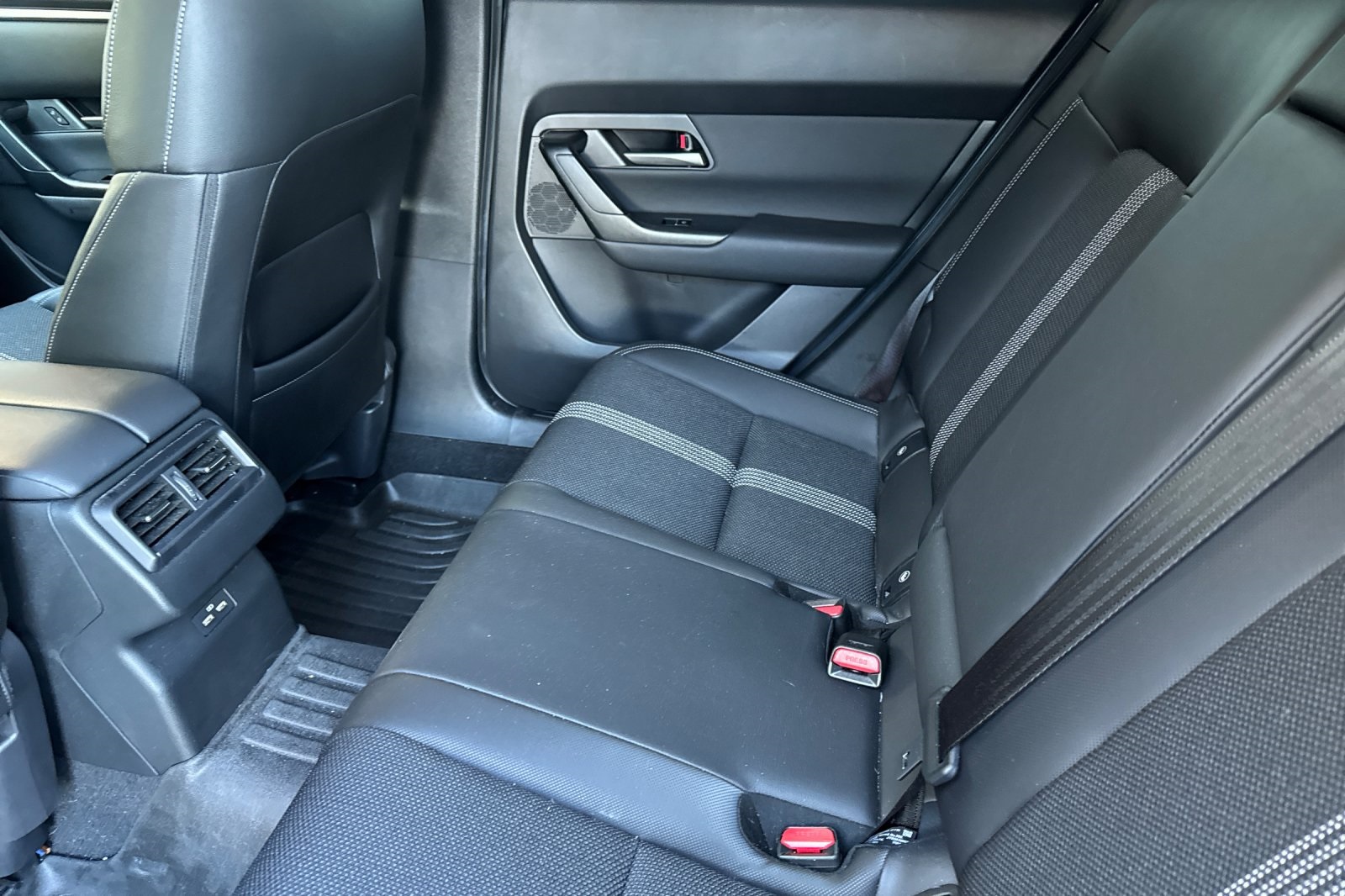 2024 Mazda CX-50 2.5 S Preferred photo 3