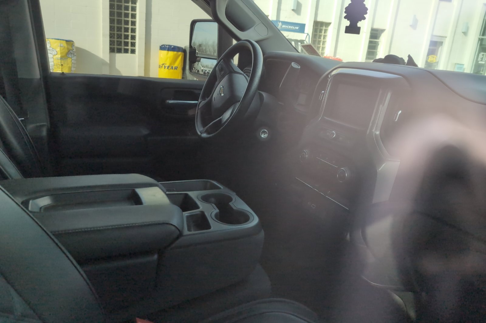 2021 Chevrolet Silverado 2500HD Custom photo 4